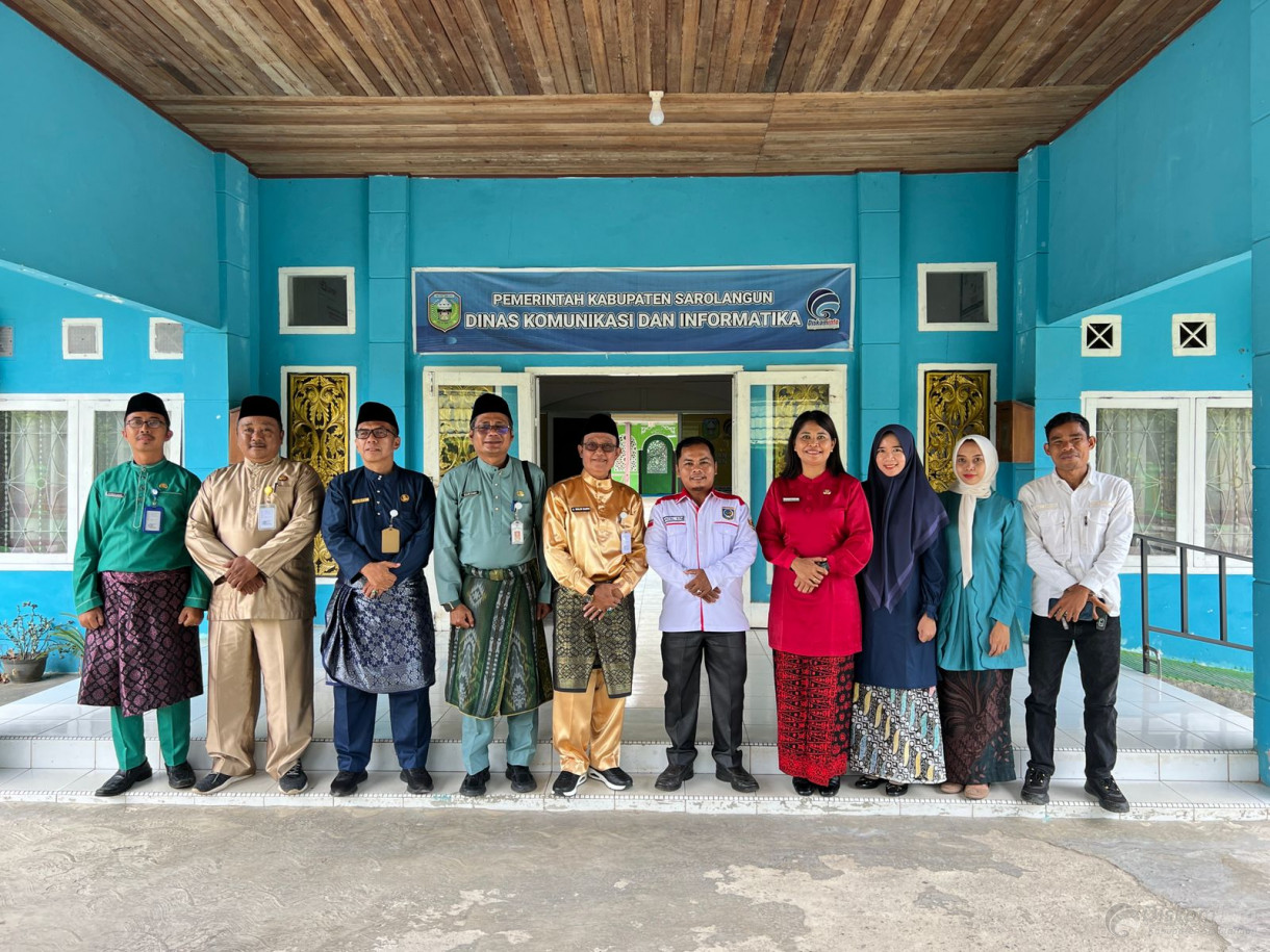 kegiatan Podcast kominfo opd menyapa  Bersama kades Bukit Berantai Kec Bt Asai dan Pak Kadis Papora kab Sarolangun